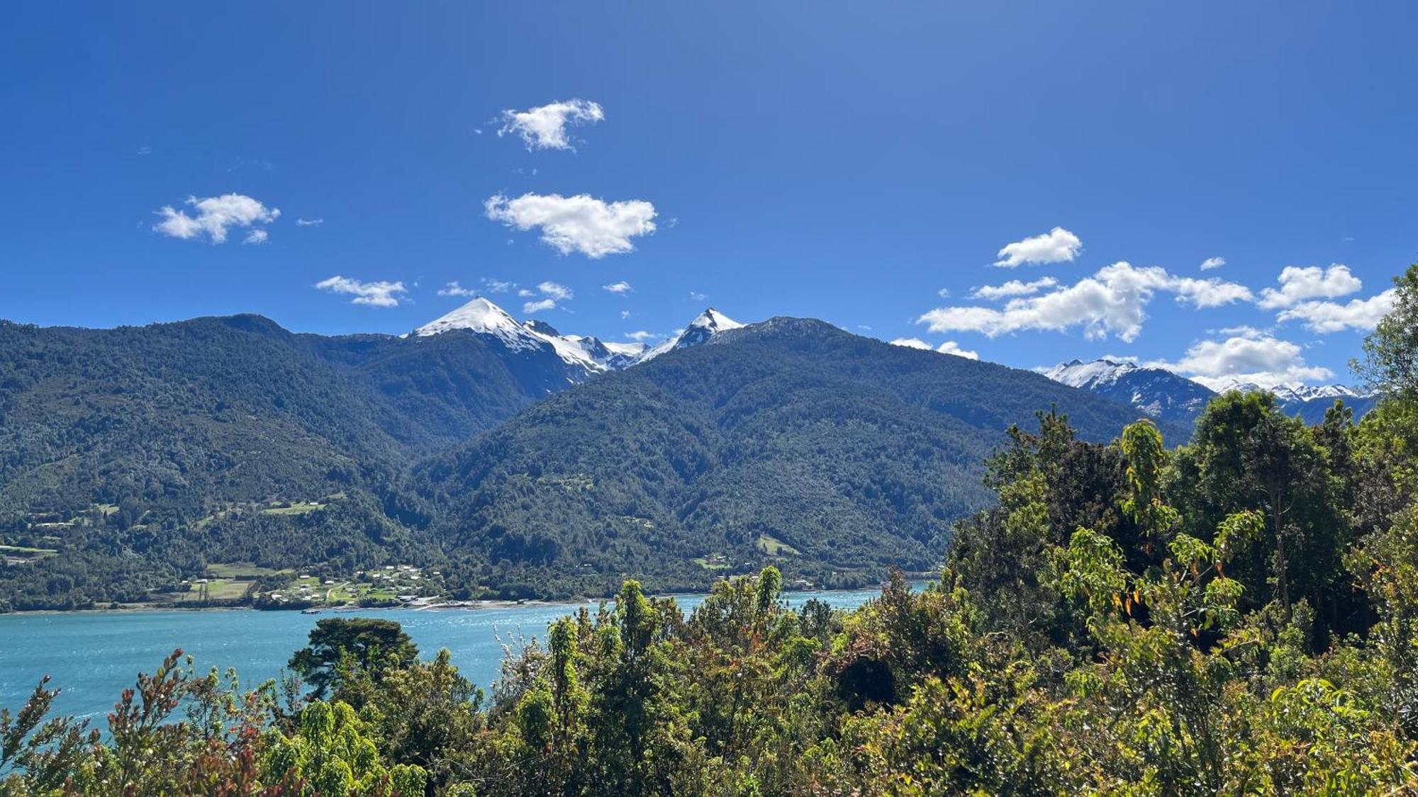 コチャモ Patagonia Nativa Bed & Breakfast エクステリア 写真
