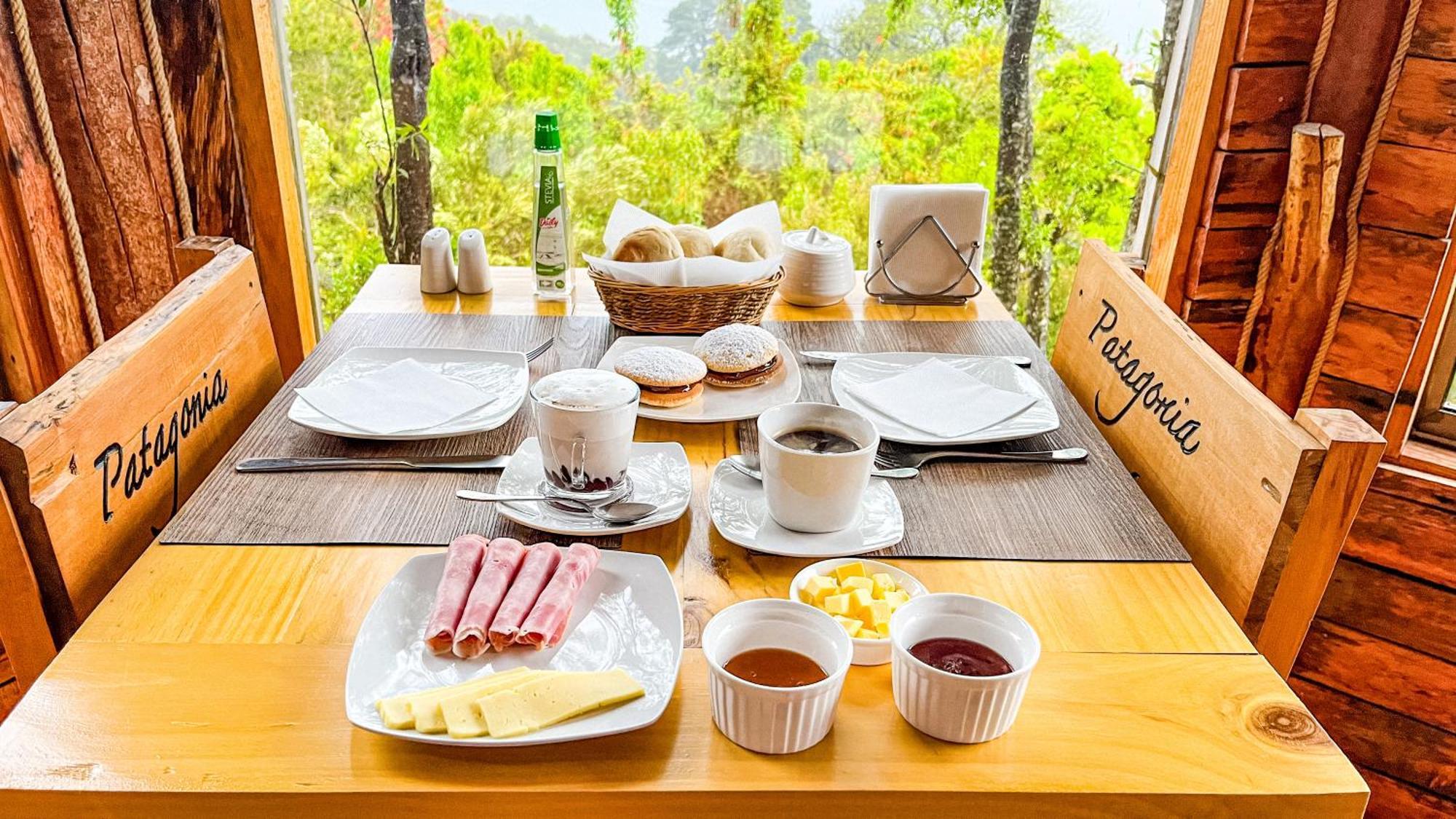 コチャモ Patagonia Nativa Bed & Breakfast エクステリア 写真